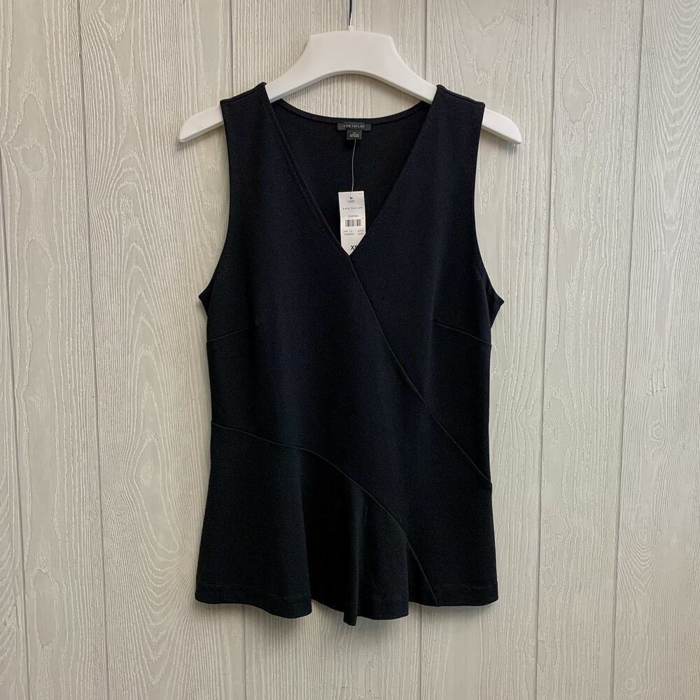 Ann Taylor Black Sleeveless V-Neck Top XS NWT